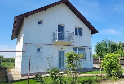 Casă cu 5 camere cu Teren 400 Mp în Dumitrana - 9