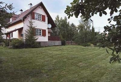 Casă cu 4 camere în Izvoru Mureșului