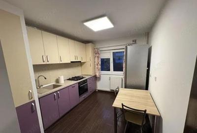 Apartament cu 3 camere decomandat în Vitan