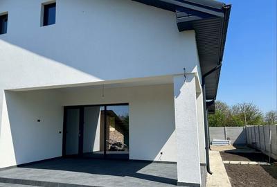 Casă cu 3 camere în Nanov - 2