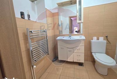 Spațiu comercial, de 179 mp, în Central - 9