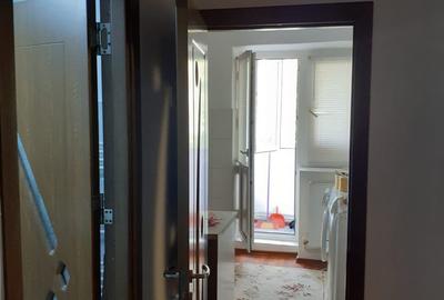 Vand garsoniera decomandata, 37 mp utili - 5