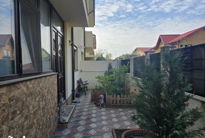 Casă cu 5 camere cu Canalizare în Central - 4