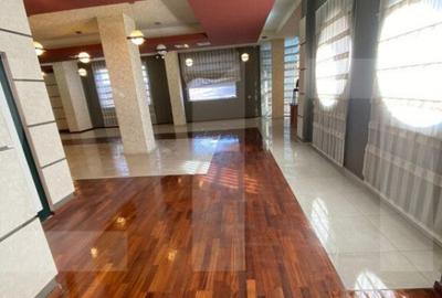 Spațiu comercial, de 753 mp, în Central - 15