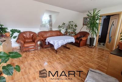 Casa formata din doua apartamente, cu curte de 450 mp, in zona Trei Stejari - 8