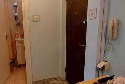 Apartament cu 4 camere semidecomandat în Circumvalațiunii