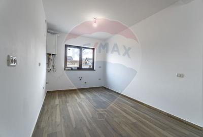 Casă cu 4 camere cu Teren 252 Mp în Tărlungeni - 22