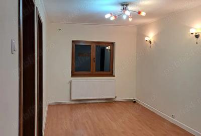 Vanzare -Apartament 4 camere , etaj 1 loc Aninoasa jud Hunedoara - 1