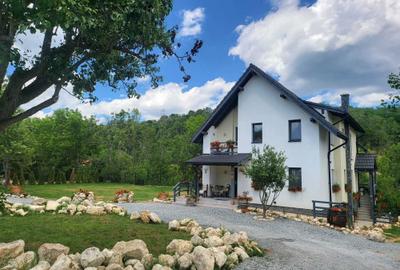 Casă cu 4 camere în Podeni - 7