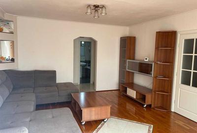 Apartament cu 3 camere semidecomandat în Polivalentă - 2