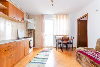 Apartament cu 3 camere semidecomandat, mobilat în Hipodrom 1