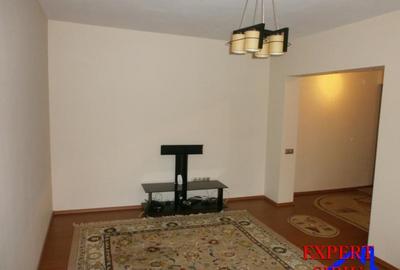 INCHIRIEZ apartament 2 camere decomandat, zona Valea Aurie - 3