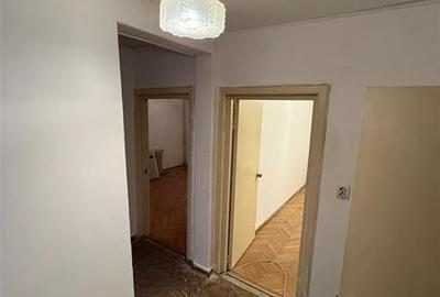 Apartament cu 3 camere decomandat în Complex Studențesc - 8