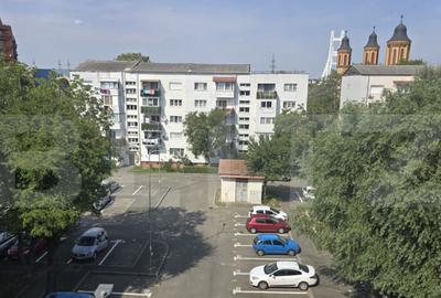Apartament de inchiriat, cu 2 camere, 58 mp, zona Micro 17 - 11