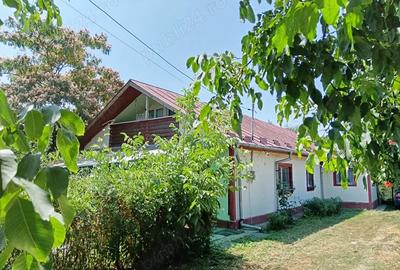 CASA CU GRADINA la 55 km de Bucure?ti (langa Titu) - 1