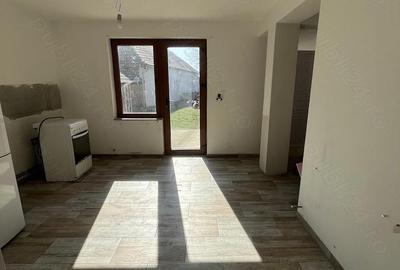 Casă cu 3 camere cu Teren 2083 Mp în Ciumeghiu - 4