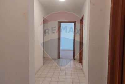 Apartament cu 3 camere de vanzare - 22