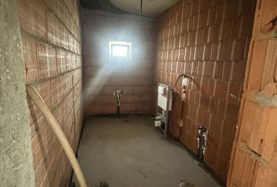 Casă cu 3 camere în Moșnița Nouă - 8