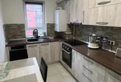 Apartament cu 2 camere decomandat în Tractorul - 2