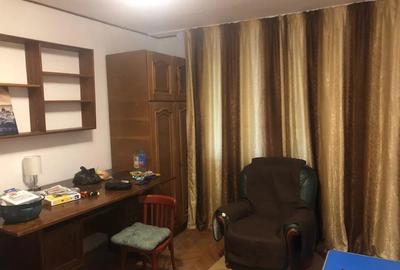 Apartament cu 1 camera, etajul 1/10, zona Podu Ros - 2