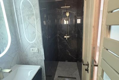 Apartament cu 3 camere decomandat în Astra
