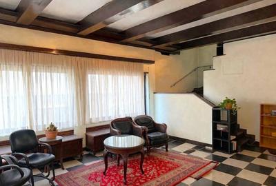 Casă cu 9 camere cu Canalizare în Dorobanți - 1