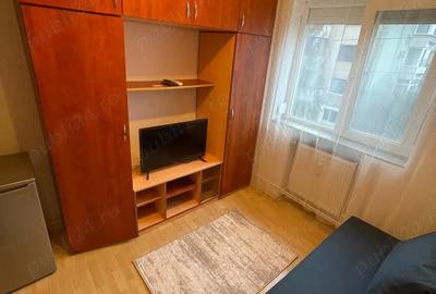 Garsonieră decomandată în UTA - 5