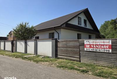 Casă cu 4 camere cu Teren 1118 Mp în Pufești - 2
