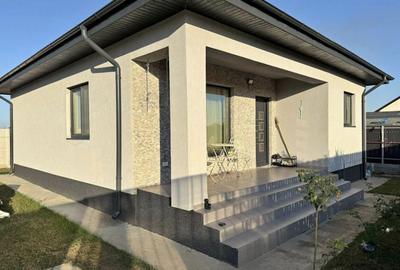 Casă cu 3 camere în Gura Văii - 6