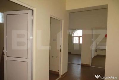 Casă cu 33 camere cu Teren 1174 Mp în Titulescu - 5