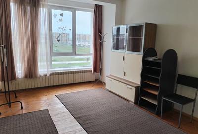 Casă cu 4 camere cu Teren 35 Mp în Păcii - 1