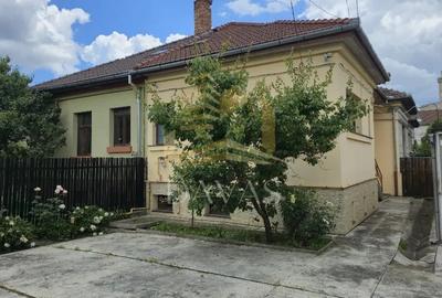 Casă individuală cu 5 camere cu Canalizare în Mărăști - 1