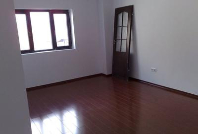 Apartament cu 4 camere nedecomandat în Loturi - 2