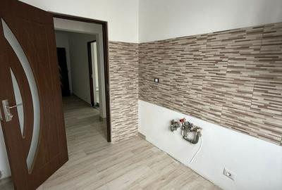 Apartament cu 2 camere decomandat în Cornișa - 3