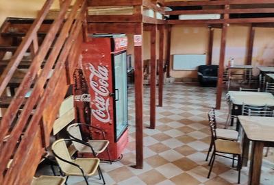 Spațiu comercial, de 287 mp, în Central - 4