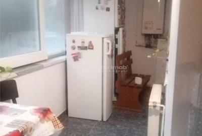 Apartament cu 4 camere decomandat în Calea București - 1