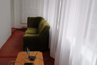 Casă cu 4 camere în Nicolae Bălcescu - 2