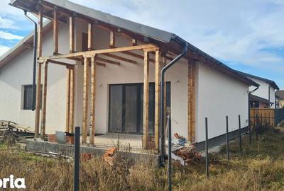 Casă cu 3 camere cu Teren 379 Mp în Central - 13