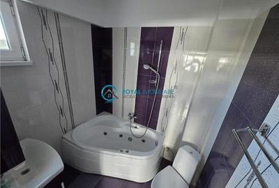 Royal Imobiliare - Vanzare apartament 3 camere zona 9 Mai - 18