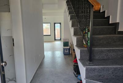 Casă cu 5 camere cu Canalizare în Sud - 5