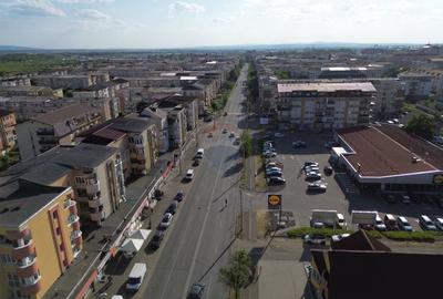 Spatiu Comercial de Vanzare 780 mp utili - Vitrina 63 m - Locatie buna - 4