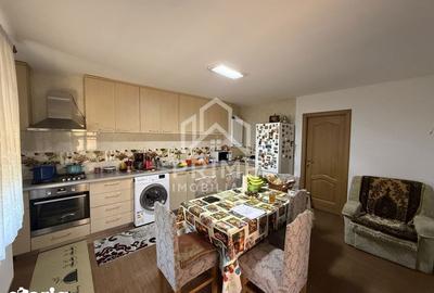 Casă cu 8 camere cu Teren 626 Mp în Central - 3