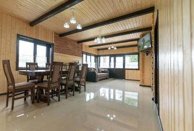 Casă cu 4 camere în Colibița