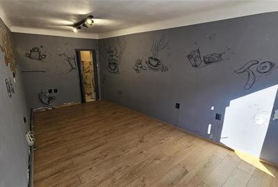 Spațiu comercial, de 18 mp, în Central - 3