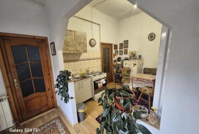 Casa de vanzare ideala pentru locuin?a sau clinica! - 2