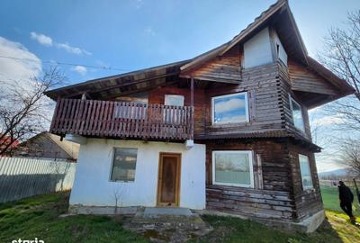 Casă cu 4 camere cu Teren 4395 Mp în Gârleni - 2