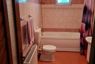 Casă cu 4 camere în Central - 2