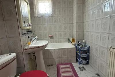 Apartament cu 4 camere decomandat în Central - 1