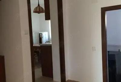 Casă cu 4 camere în Topoloveni - 2