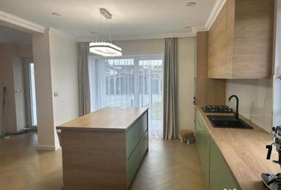 Casă cu 5 camere cu Teren 2000 Mp în Volovăț - 1